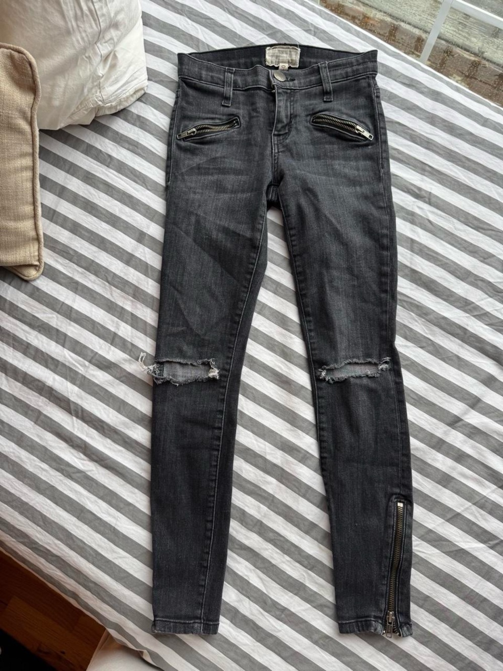 Current/Elliott Black Distressed Skinny Jeans with Zip Accents
